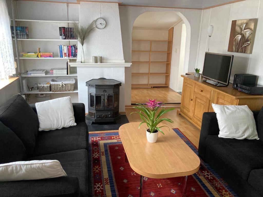 Schwone Diekhuusje - Vakantiewoning Aan De Noordzeekust Vila Schoondijke Exterior foto