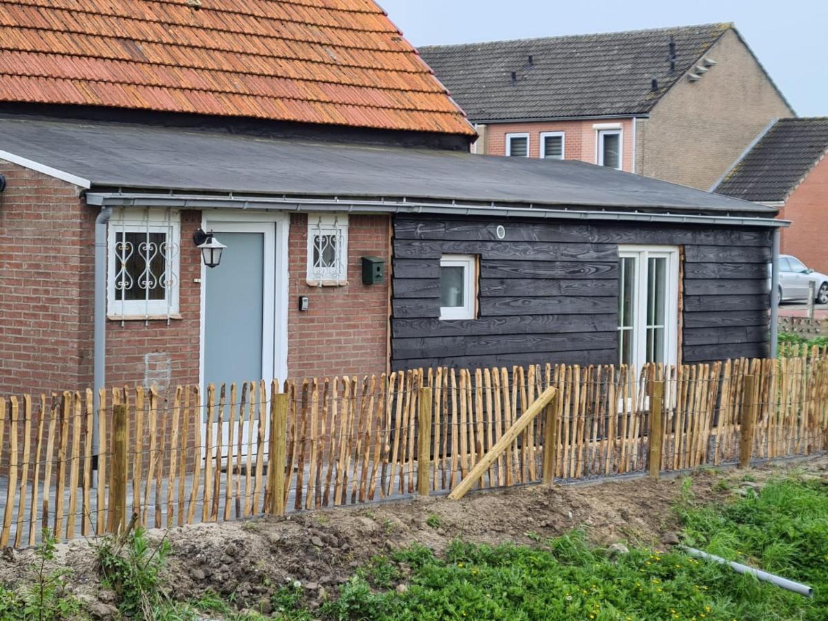 Schwone Diekhuusje - Vakantiewoning Aan De Noordzeekust Vila Schoondijke Exterior foto