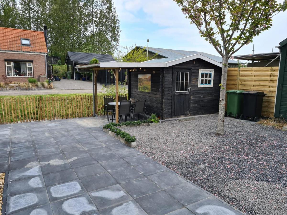 Schwone Diekhuusje - Vakantiewoning Aan De Noordzeekust Vila Schoondijke Exterior foto