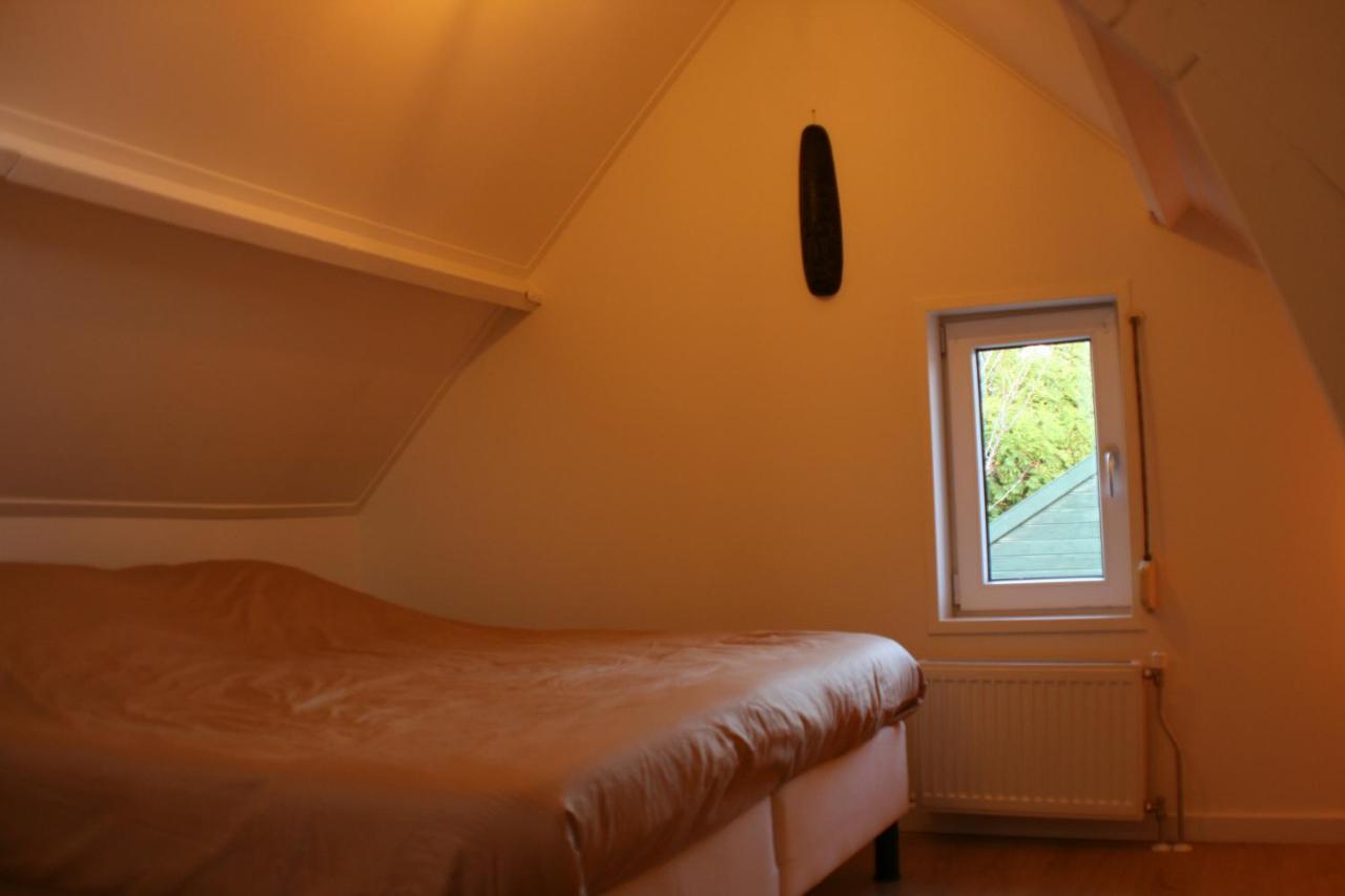 Schwone Diekhuusje - Vakantiewoning Aan De Noordzeekust Vila Schoondijke Exterior foto