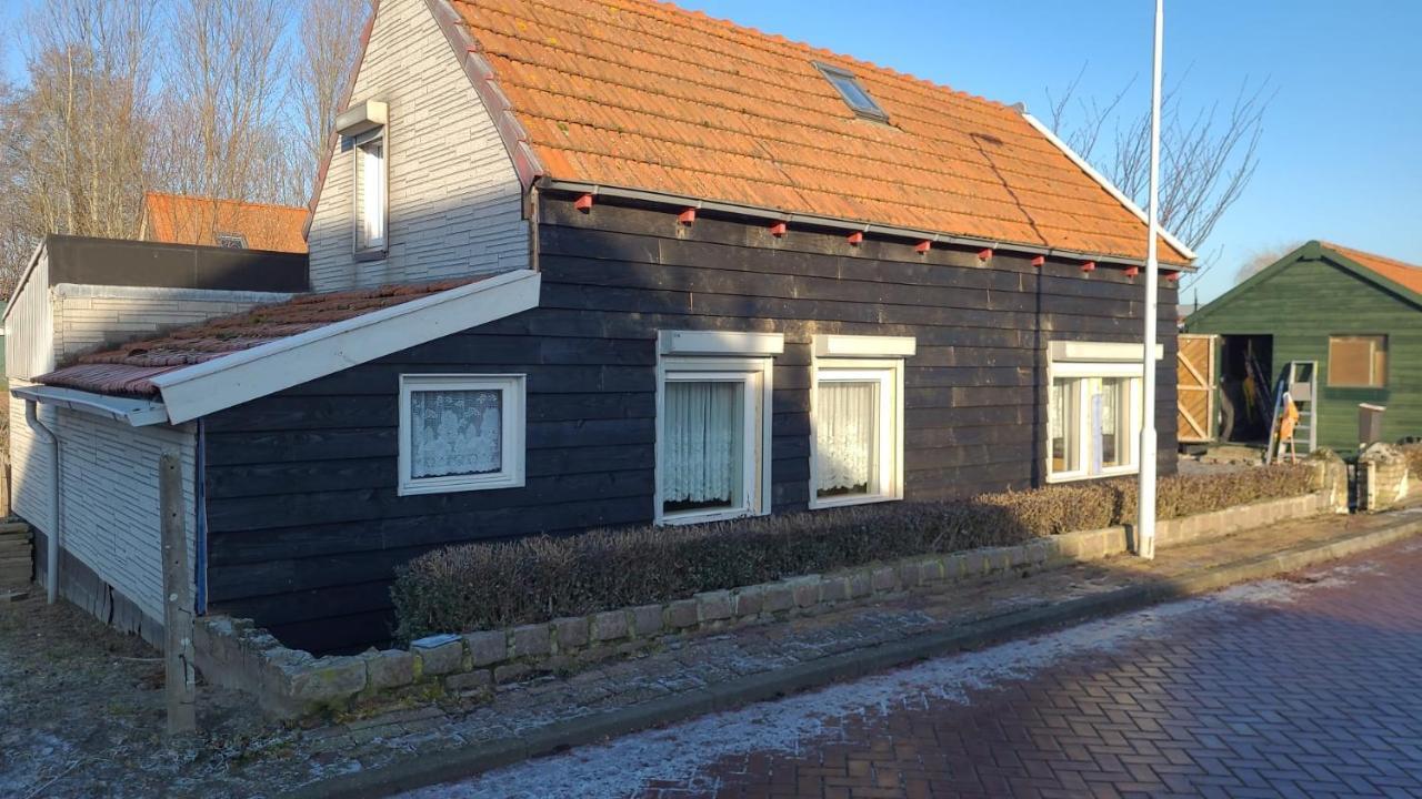 Schwone Diekhuusje - Vakantiewoning Aan De Noordzeekust Vila Schoondijke Exterior foto